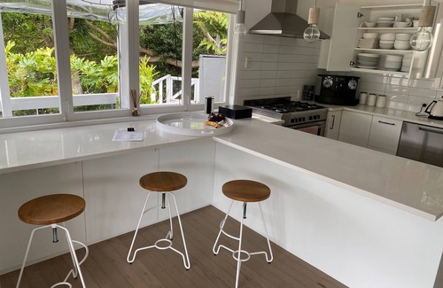 Kawau Island Resort | Kawau Lodge - Kotuku Master Suite plus 1 bedroom