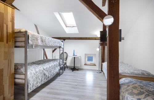 Oborniki Bed & Breakfast | Kawerna Obornicka Pod Orłem Noclegi
