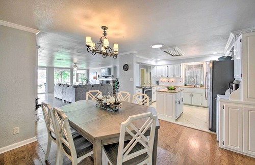 Lake Hamilton House | Kayaks & Dock: Lakefront Hot Springs Hideaway