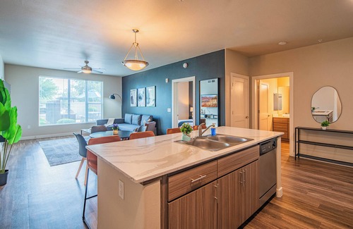 Tempe Apartment | KB - V on Broadway