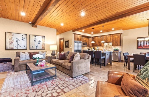 Deer Valley House | KBM Resorts | *NEW PROPERTY* Bristlecone | Beautifully updated, Easy Access to Deer Valley, Private Hot Tub, Gas Fireplace, Main Street! BCT-501