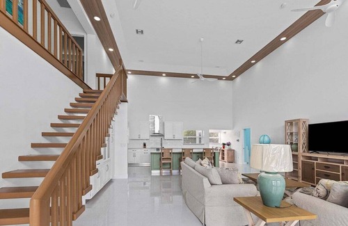 Coury House | KCB~Aqua Vista~ Luxury Waterfront w Pool & Dock!