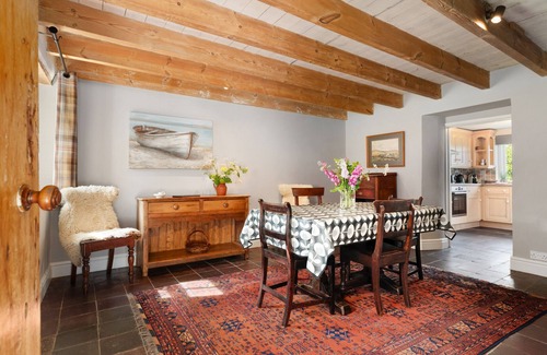 St Brides House | Kelwon Cottage - Two Bedroom House, Sleeps 4