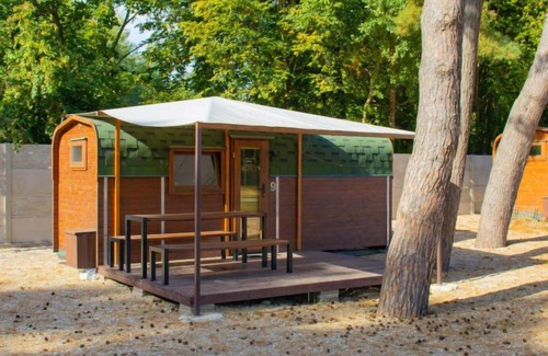 Hradec Kralove House | Kemp Stříbrný rybník by Interhome