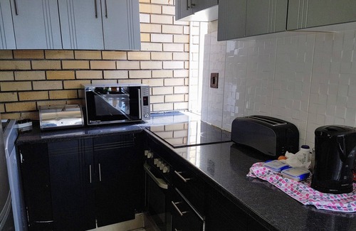 Kempton Park Condo | Kempton Park [OR Tambo] home Away From Home