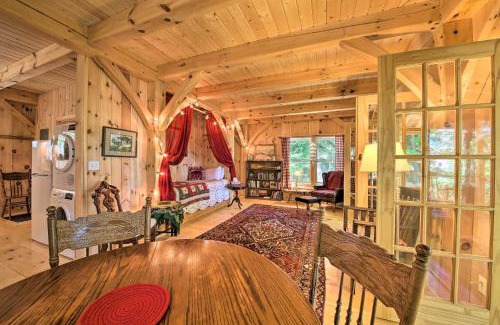 Bath House | Kennebec River Cottage quarter Mi to Boat Ramp!