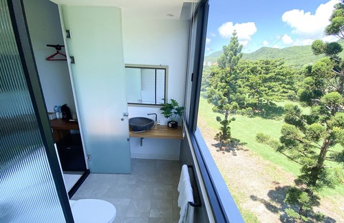 Big Beach Hotel | Kenting SunHow Inn