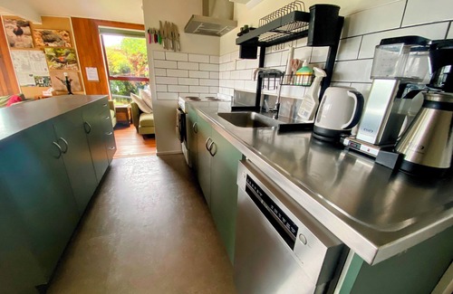 Oban House | Kererū House - Rakiura/Stewart Island