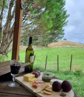 Whakamarama House | Kereru Cottage , rural B&B, Tauranga