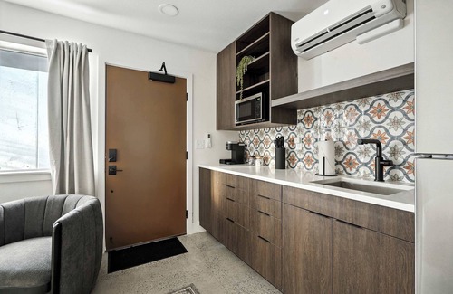 Kerns Apartment | Kerns Studio - Near Coffee, Dining & Transit