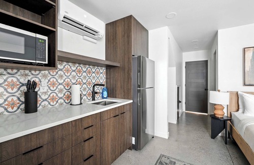 Kerns Apartment | Kerns Studio - Near Coffee, Dining & Transit