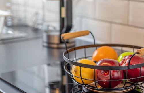 Hamilton Apartment | Kerr Apartment-Spacious 4-Bed Flat in Hamilton, Close to Glasgow