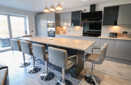 Llanasa Cottage | KERRY COTTAGE, pet friendly, country holiday cottage in Talacre