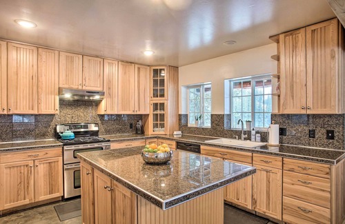 Kettle Falls House | Kettle Falls Home w/River Valley Mtn Views!