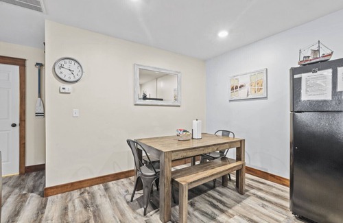 Houghton Cabin | Keweenaw Cabin #1 Hot Tub, Trail Access, Minutes to MTU & Dining