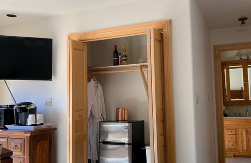 Allouez Apartment | Keweenaw Castle Guest Wing: Lake Superior Luxury Sauna/Hot Tub/Massages.
