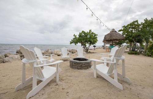 Key Largo House | Key Largo 3bed 3bath ocean side,heated pools, bbq areas free Golf cart, bikes,canoes