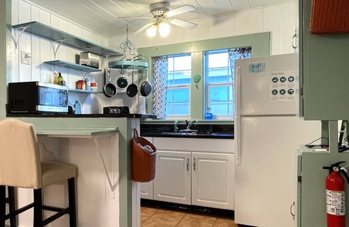 Laguna Beach Cottage | Key Lime Cottage - 1930's 2 bed 2 bath beach cottage - Steps from the Sand