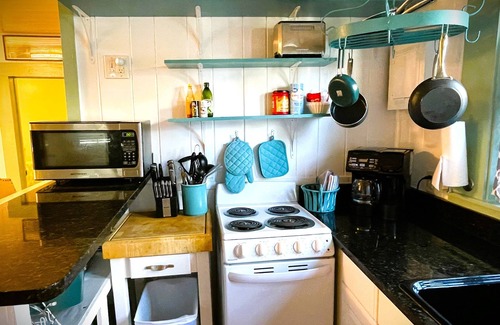 Laguna Beach Cottage | Key Lime Cottage - 1930's 2 bed 2 bath beach cottage - Steps from the Sand