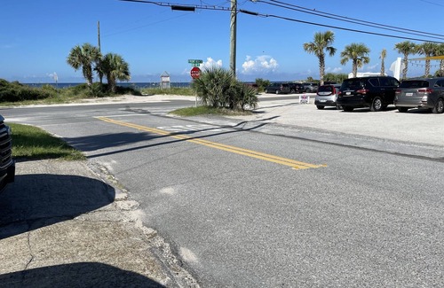 Laguna Beach Cottage | Key Lime Cottage - 1930's 2 bed 2 bath beach cottage - Steps from the Sand