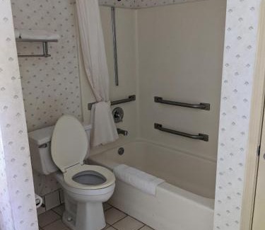 Montgomery Hotel | Key West Inn - Montgomery South