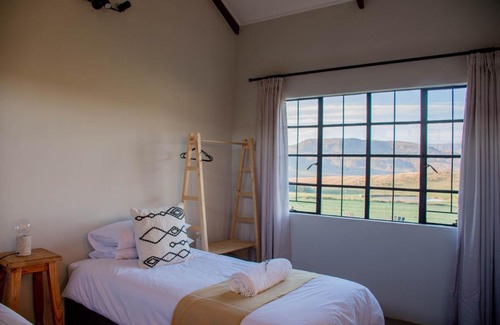 Okhahlamba Apartment | Kezlyn Farm Cottages