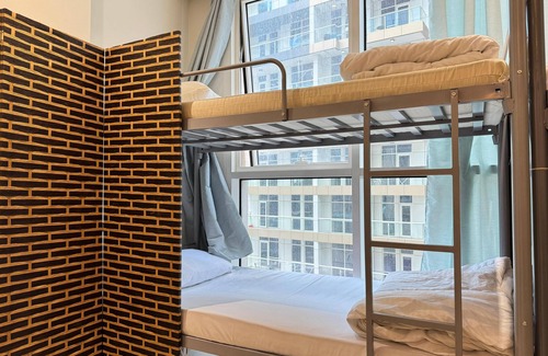 Downtown Dubai Hostel | Khalifa Holiday's