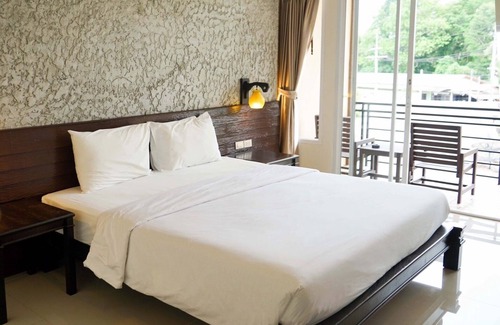 Khuk Khak Beach Hotel | Khaolak Suthawan Resort