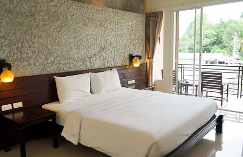 Khuk Khak Beach Hotel | Khaolak Suthawan Resort