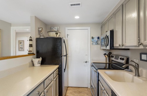West Beach Village Villa | Kiawah Exclusives | 2375 Shipwatch Oceanside