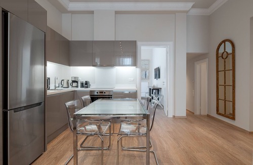 Plaka Apartment | Kidathinaion 1 (left)
