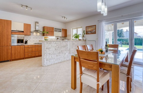 Melnica House | Kikaana by Interhome