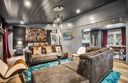 Wilton Manors House | Kiki Grand Suite - Men's Clothing optional Guest Houses