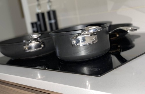 Greater Johannesburg Metropolitan Area Apartment | Kikuyu Waterfall Luxury 2 Bedroom Apartment