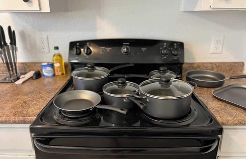 Killeen House | Killeen Townhome+4PPL+6Mi to Fort Hood. Pets Ok Free Parking+Wi-Fi. Book Today!