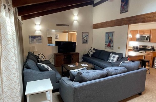 Killington Apartment | Killington Chalet - Hot Tub, Sauna, Boot Dryer