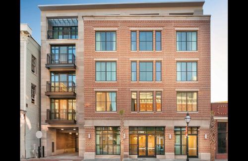 Cannonborough Elliotborough Hotel | King 583