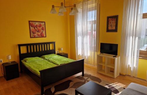 Sarvar Apartment | King Apartman