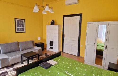 Sarvar Apartment | King Apartman