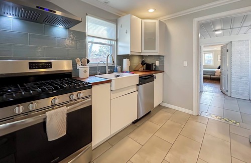 Arvada House | King Bed | 4BR | Garage Parking | Dog Friendly!