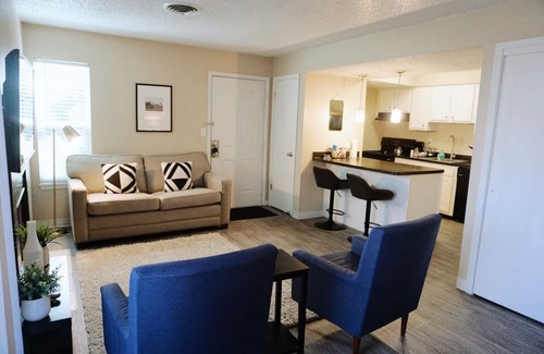 Central City Apartment | King Bed * Extensive Cleaning Protocol *Downtown