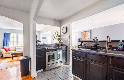 Warfleigh House | King Bed+Game Room+Parking+Broadripple+Restaurants