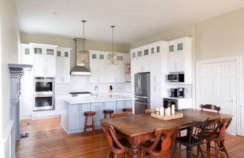 Weyers Cave House | King Meadow Manor