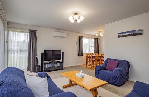 Raetihi House | King's Crib - Raetihi Holiday Home