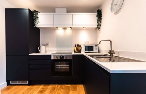 Martin Apartment | King's House 4