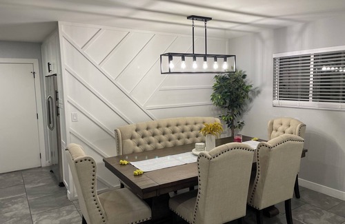 Biggs Field House | King size bed and 7 min away from Cielo Vista, El Paso's airport and Fort Bliss!