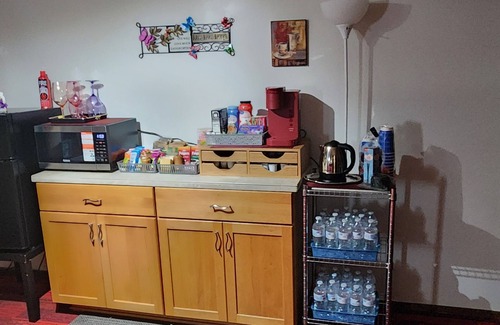 Kent Bed & Breakfast | King Size Majestic Master Suite 400sq.ft. "Private Connected Bathroom"