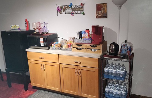 Kent Bed & Breakfast | King Size Majestic Master Suite 400sq.ft. "Private Connected Bathroom"