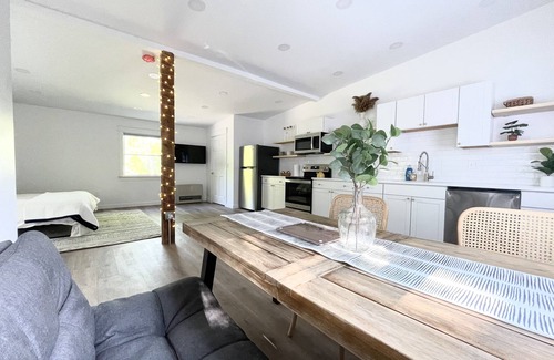 Topsham Apartment | King Size Sun Rise Midcoast Lovely Stay