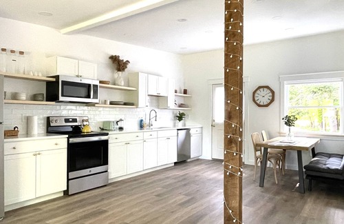 Topsham Apartment | King Size Sun Rise Midcoast Lovely Stay